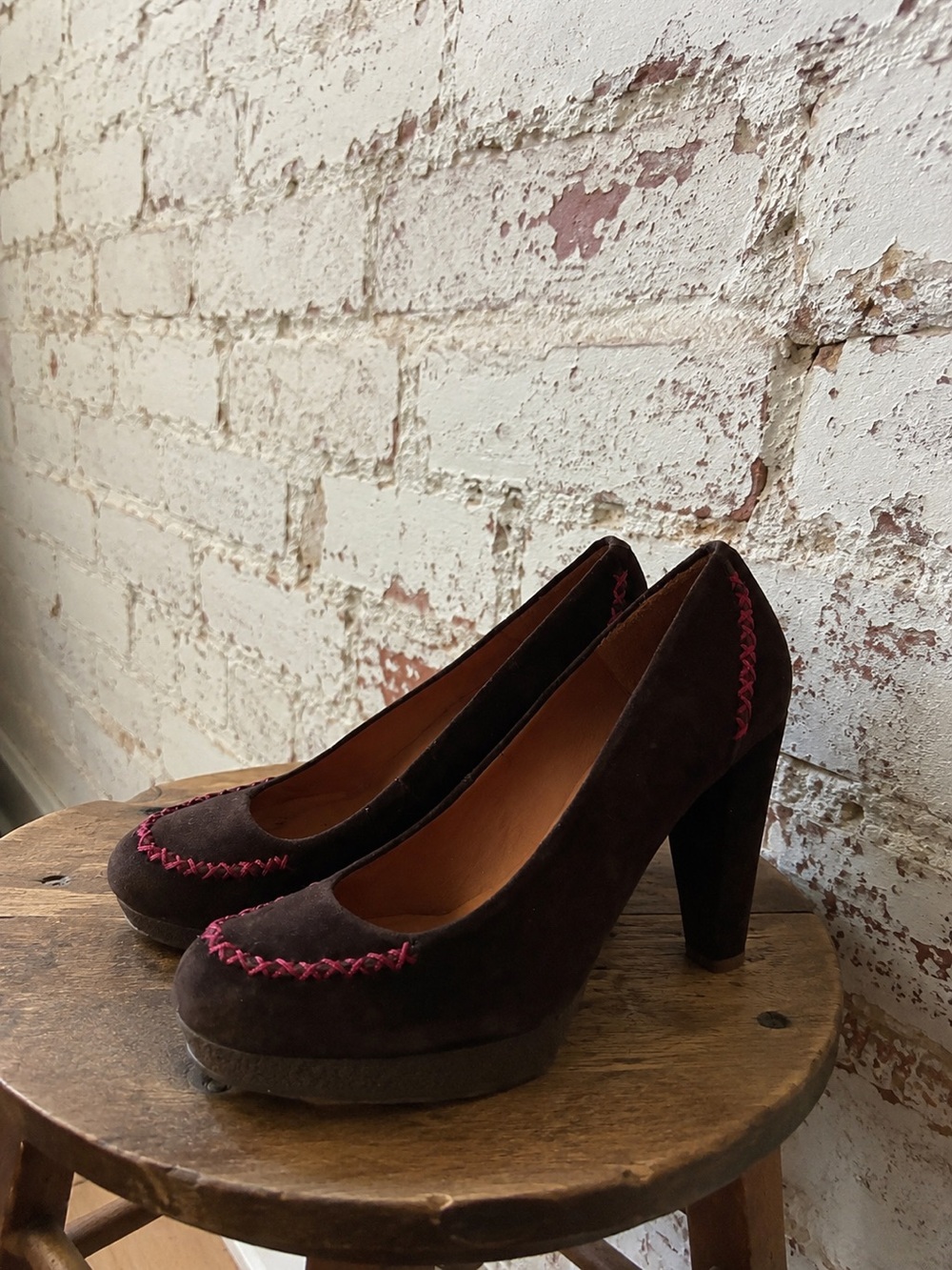 Anthropologie Holding Horses Brown Suede Platform Pumps Whipstitch Heels Sz 8